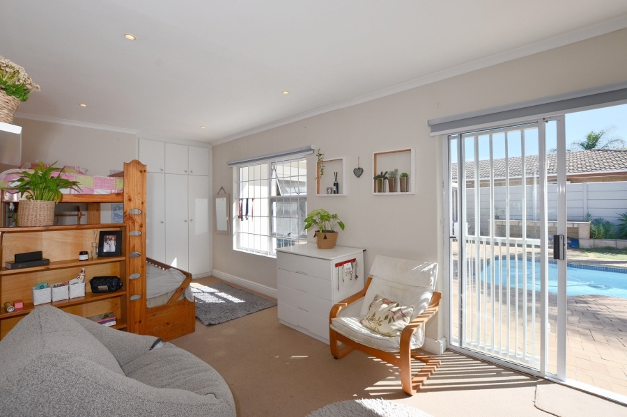 5 Bedroom Property for Sale in Welgelegen 2 Western Cape